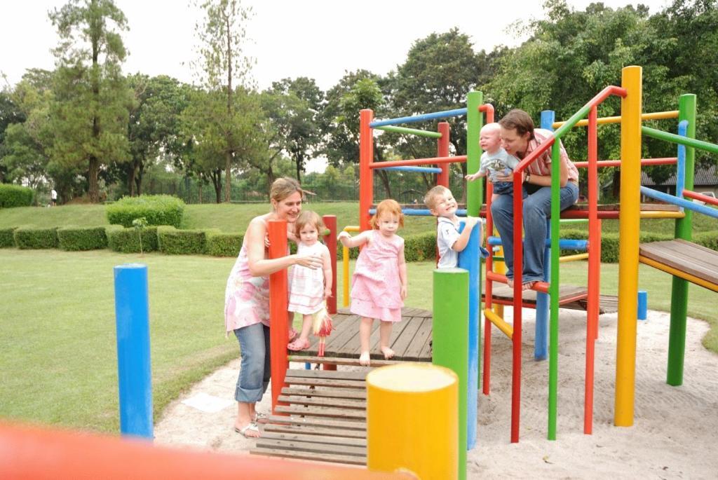 Country Woods Jakarta Aparthotel Cilandak  Zewnętrze zdjęcie